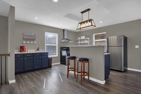 Kitchen and coffee bar.