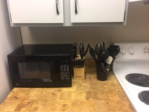 KP101APT5 - Kitchen - Microwave and Stove