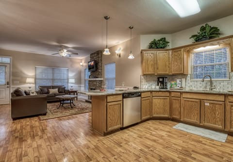Pigeon Forge Vacation Rental - Sunset Passion - Fully furnished kitchen and living room