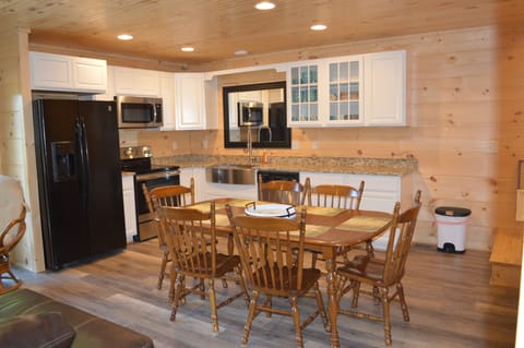 Kitchen/Dining Combination - Keeps everyone together.