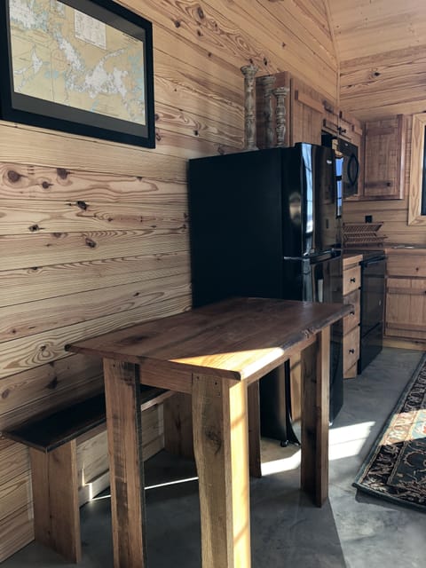 35e93769-b7d3-4dac-affc-e5f1edb52948