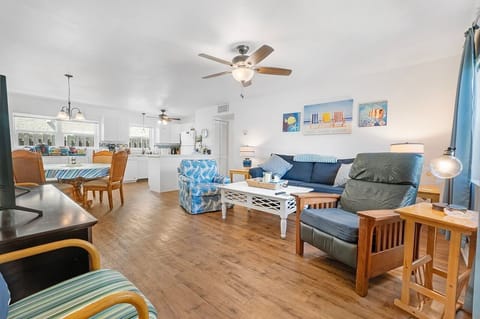 Open concept Living room, dining, and kitchen