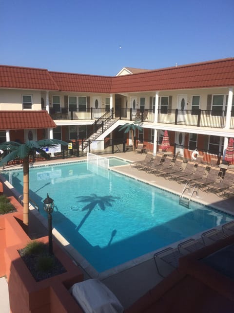 Heated Pool....all day sun!