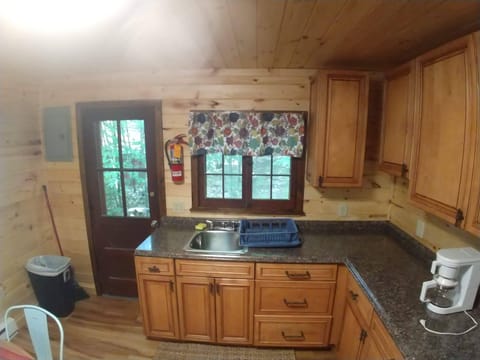 #7 Adirondack Cottage - Kitchen