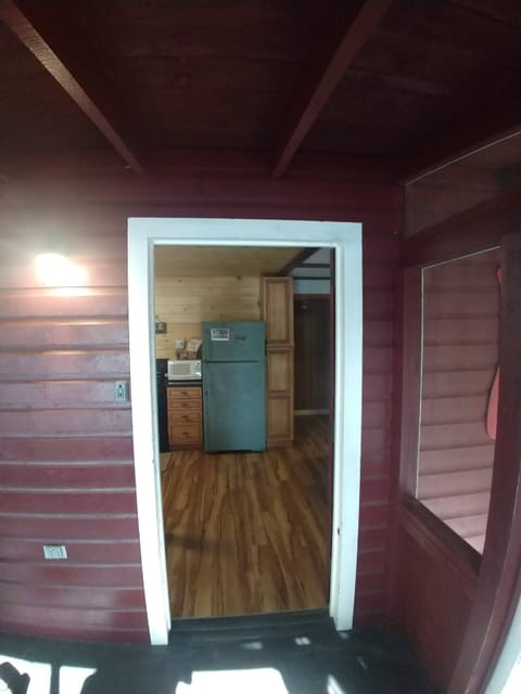 #7 Adirondack Cottage - entrance
