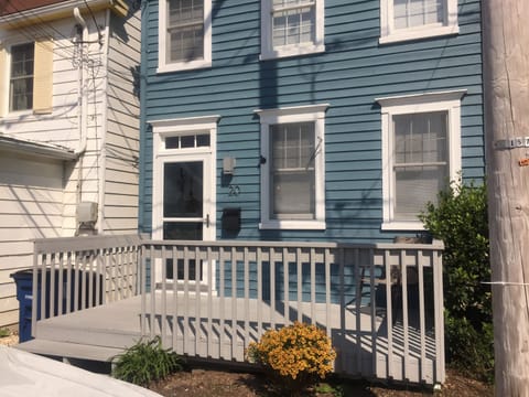 Eastport Waterview Cottage