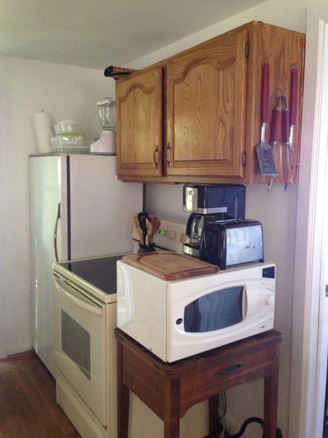 Kitchenette with appliances