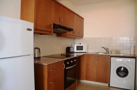 Well equipped kitchen area.