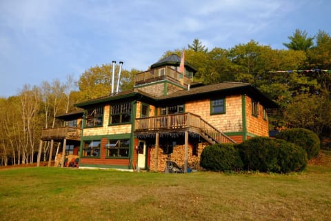 House built in 2005 in the Craftsman style