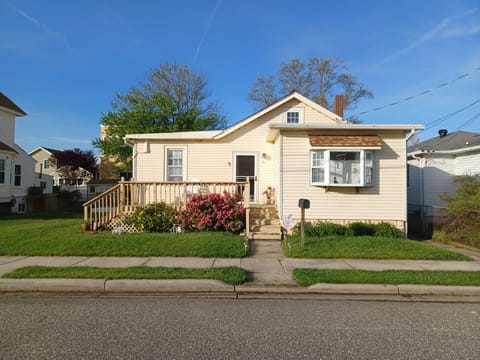 3 Bedroom home with central air, new eat in kitchen and large backyard for BBQ's