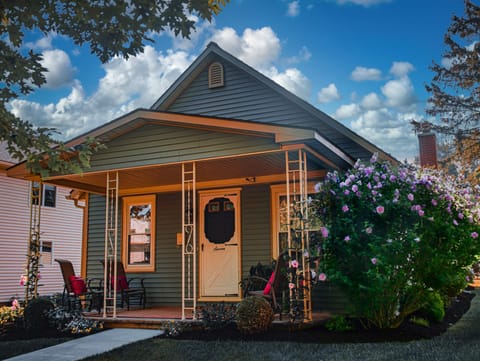 Back in the Day Guest House
Photo Credit:  Edge of the Woods Photograpy