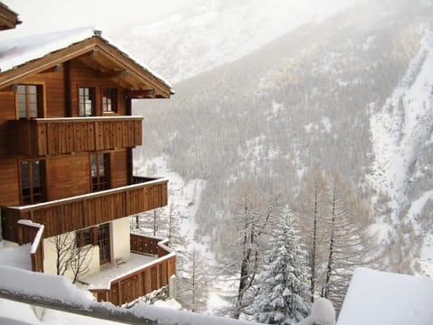 Chalet 11 - amazing views from all floors!