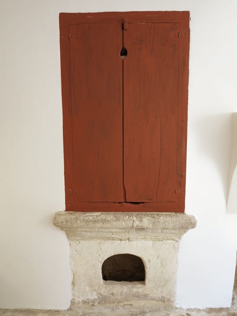 Cupboard. The lower part was used for putting the ashes from the fireplace...