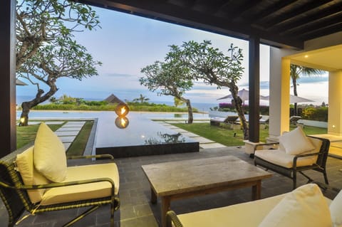 Spectacular Clifftop 4 Bed Villa,Uluwatu