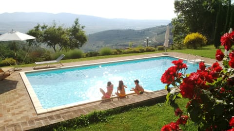 enjoing the Pool More details www.leloggedisilvignano.it