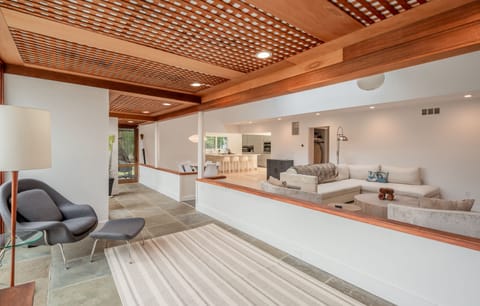 Exquisite mahogany finishes