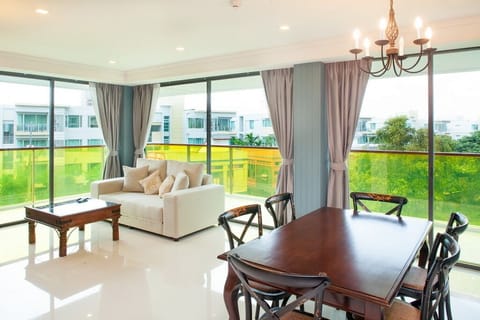 2-BR Apartment w PoolView@RoccoHuaHin_4J