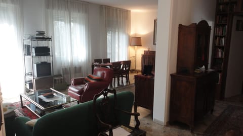 Living room, view from the entrance