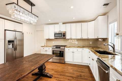 Kitchen (with table before the chairs were delivered)
