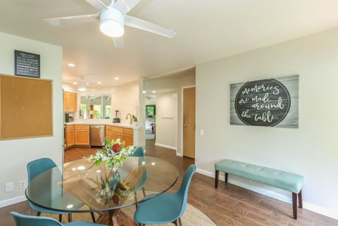 2nd dining area, next to kitchen