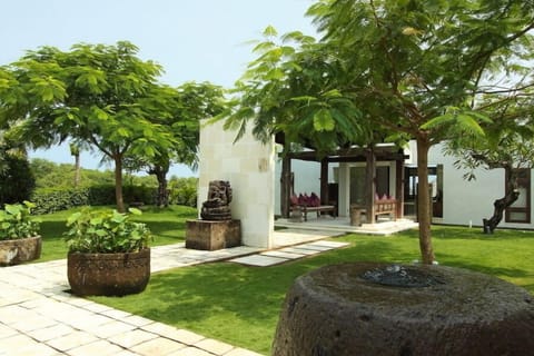 Panoramic Clifftop 6 Bed Villa, Uluwatu