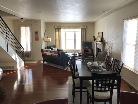 Living/dining area