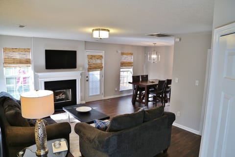 Family Room with Flat screen