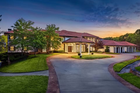 The Bella Vista Estate