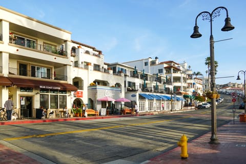 Shops and Dining at the Pier