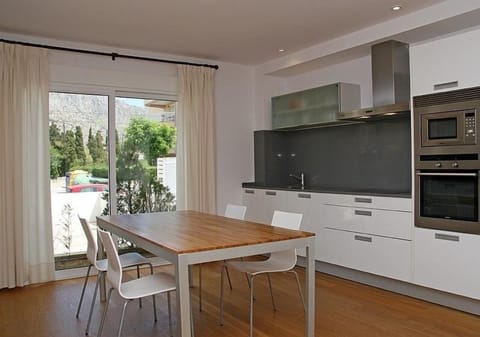 Open Plan/Kitchen