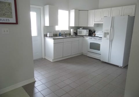Spacious kitchen with dishwasher