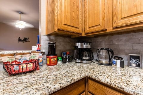 Coffee Maker Compatible with K Cup and has a Single Cup Brew Mode