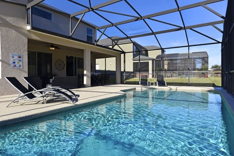 Large pool deck area