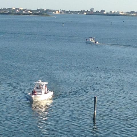 View the boaters from the balcony