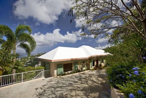 The private allows plenty of parking. Stairway to 3rd bedroom suite.