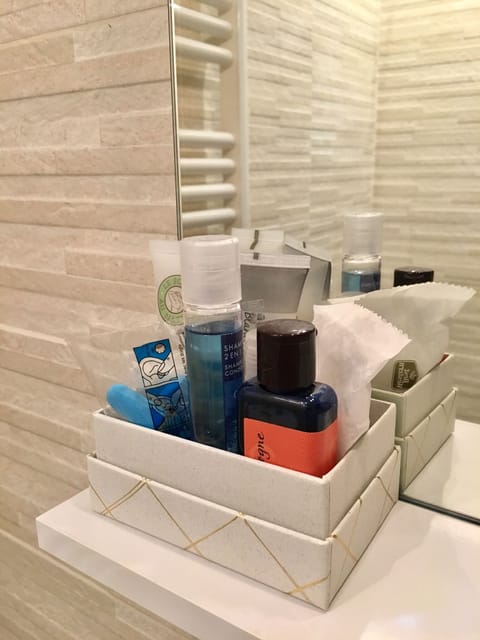 Bathroom amenities