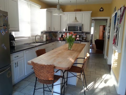 gourmet kitchen