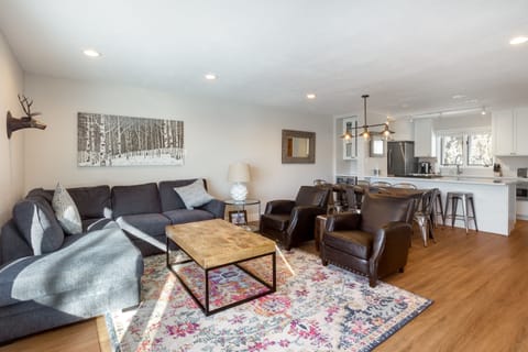 Open Floor Plan Perfect for your Stay