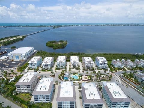 Beautiful complex in a beautiful setting. Right at the bridge to AMI. 
