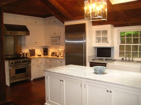 Viking 6 Burner Gas Range, Sub-Zero Refrigerator, Wine Ref., Marble Counters