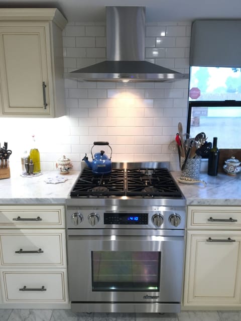 Range Gas cooktop with Electric stove 