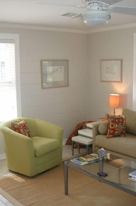 living room, sofa with 2 chairs