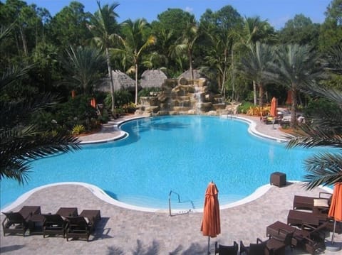 Ole town center resort style pool