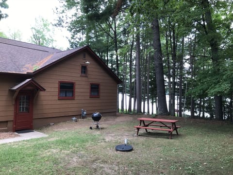 Eagle Villa entrance and picnic area