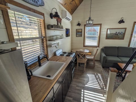 87a7aa8c-660d-4631-beb2-42c52175fc80