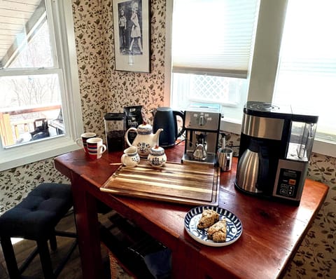 Good morning! Have some coffee, tea or espresso on us!