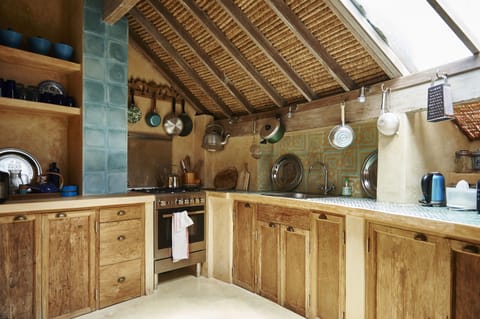 Tropical Authentic Balinese House (2br)