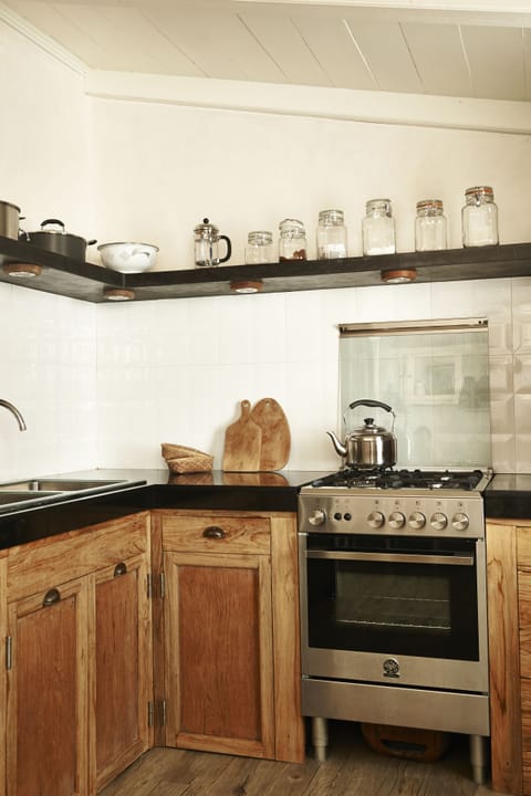 White House (3 Br/Beach/Pool)