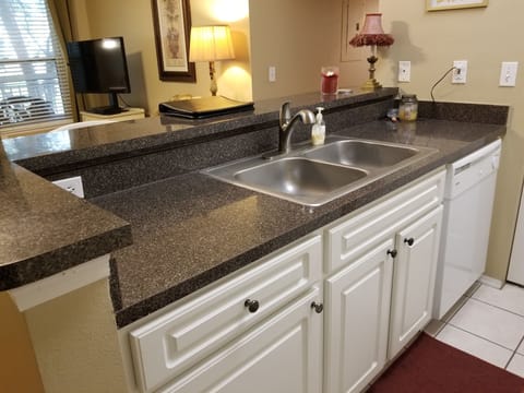 Full and completely equipped kitchen