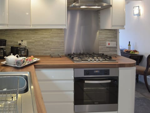 Modern, well equipped kitchen | Samphire Cottage, Brixham